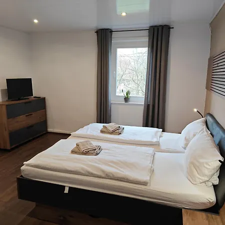 אורחן Zur Riete *