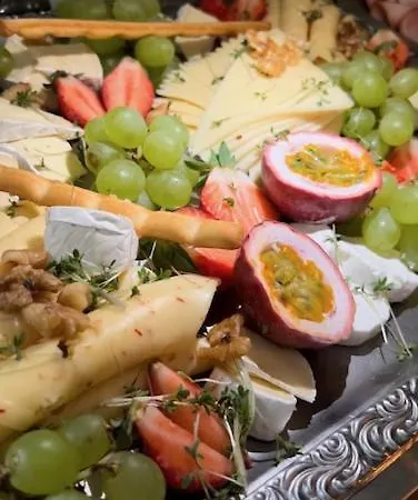 אורחן Zur Riete סלה