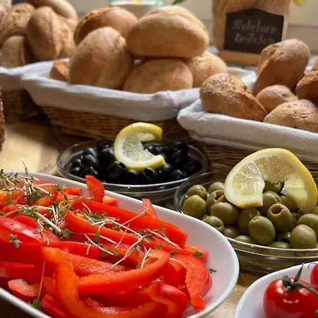 אורחן Zur Riete *